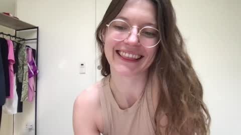 Snapshot of kinkyorange_ chatting on 01/15/25, 12:15 Mary the Soulmate online show from 01/15/25, 12:15