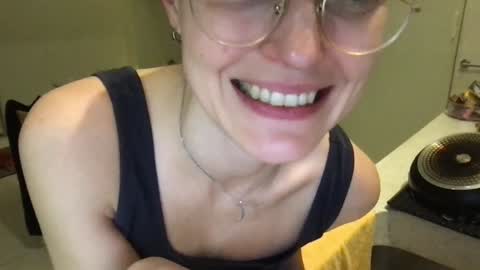 Snapshot of kinkyorange_ chatting on 01/28/25, 07:32 Mary the Soulmate online show from 01/28/25, 07:32