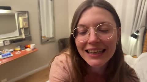 Snapshot of kinkyorange_ chatting on 02/19/25, 05:49 Mary the Soulmate online show from 02/19/25, 05:49