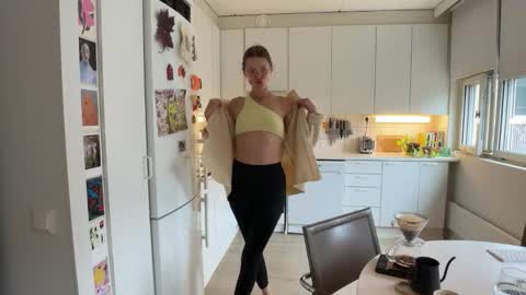 Snapshot of kinkyorange_ chatting on 09/16/25, 08:26 Mary the Soulmate online show from 09/16/25, 08:26