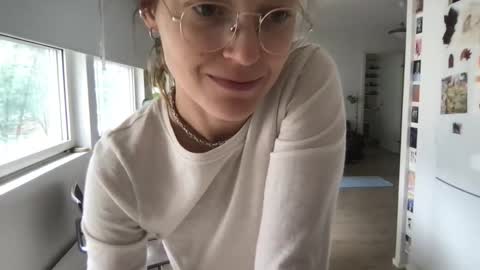 Snapshot of kinkyorange_ chatting on 09/18/25, 09:11 Mary the Soulmate online show from 09/18/25, 09:11