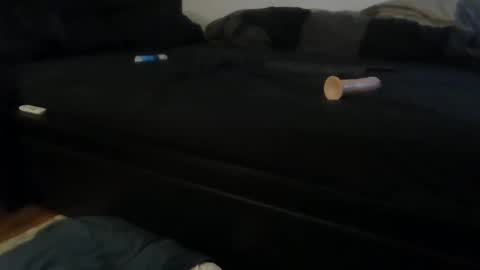 Snapshot of kinkysubmtl chatting on 12/22/24, 07:00 kinkysubmtl online show from 12/22/24, 07:00