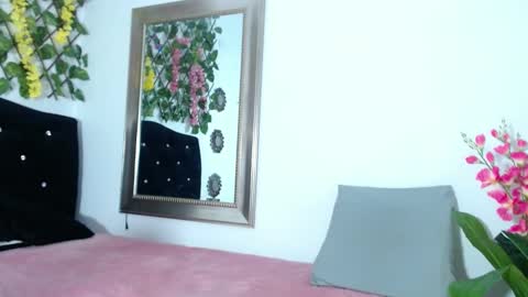 Isabella  online show from 02/24/25, 12:52