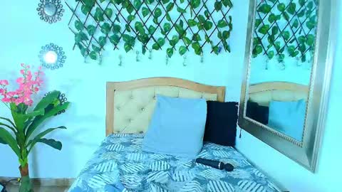 Snapshot of kinkysweet__ chatting on 06/08/26, 11:16 Isabella online show from 06/08/26, 11:16