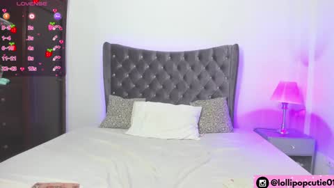 Snapshot of kinkyworld_ chatting on 01/11/25, 04:48 FREE ONLYFANS online show from 01/11/25, 04:48