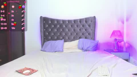 Snapshot of kinkyworld_ chatting on 03/10/25, 05:54 FREE ONLYFANS online show from 03/10/25, 05:54