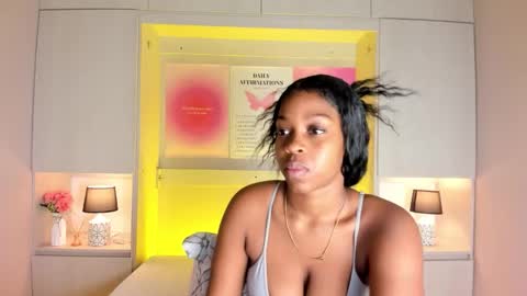 M A R A  online show from 11/19/25, 12:05