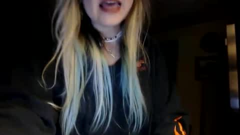 Snapshot of kipsy420 chatting on 09/18/25, 07:10 Kipsy Rose online show from 09/18/25, 07:10