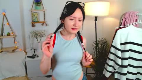 Snapshot of kira2kiss chatting on 11/07/25, 07:47 Kira online show from 11/07/25, 07:47