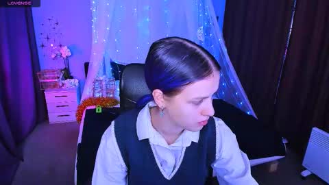 Kira  online show from 01/18/26, 09:29