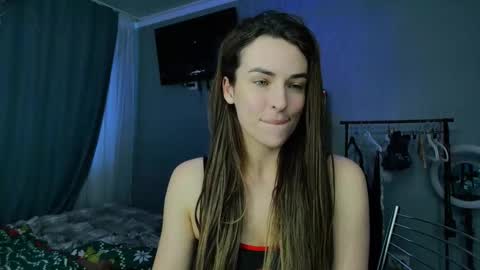 Snapshot of kira_love1 chatting on 04/25/26, 03:20 Kira love1 online show from 04/25/26, 03:20