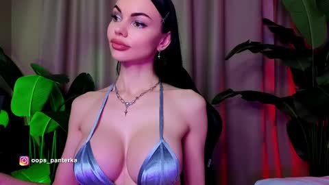 Snapshot of kira_mmr chatting on 03/29/26, 05:35 Kira and friends online show from 03/29/26, 05:35