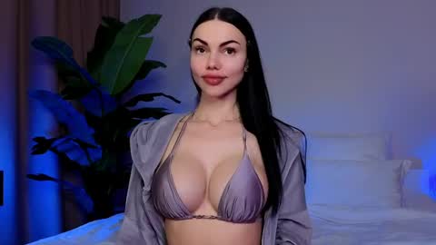 Snapshot of kira_mmr chatting on 04/04/26, 05:10 Kira and friends online show from 04/04/26, 05:10
