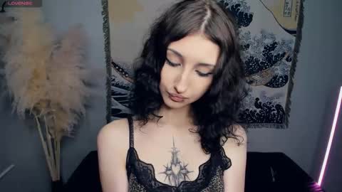 Snapshot of kira_nocturne chatting on 12/20/25, 09:05 Kira online show from 12/20/25, 09:05