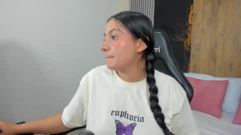 K I R A online show from 05/08/26, 01:38