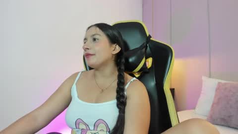 K I R A online show from 05/09/26, 12:43