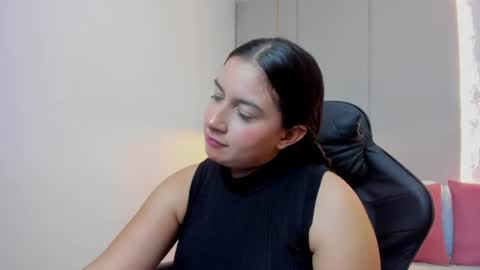 Snapshot of kira_relish chatting on 06/30/26, 11:00 K I R A online show from 06/30/26, 11:00