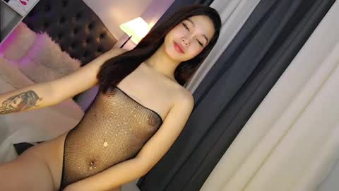 Snapshot of kira_willer chatting on 12/16/24, 06:53 KIRA online show from 12/16/24, 06:53