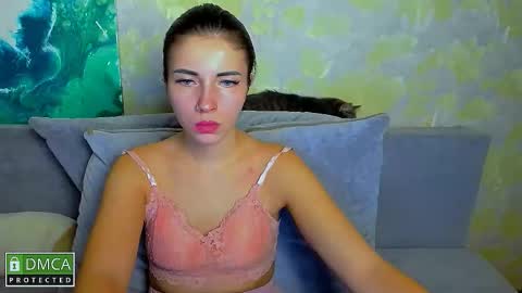 kiraa sunny online show from 11/21/25, 08:18