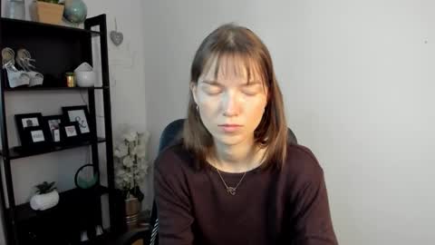 Snapshot of kirabliss28 chatting on 05/27/26, 05:48 KIRA online show from 05/27/26, 05:48
