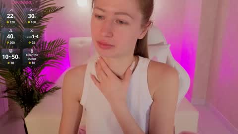 Snapshot of kirabradshow chatting on 01/11/26, 01:10 Bella online show from 01/11/26, 01:10