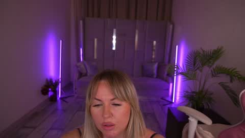 Kira online show from 02/05/25, 10:12