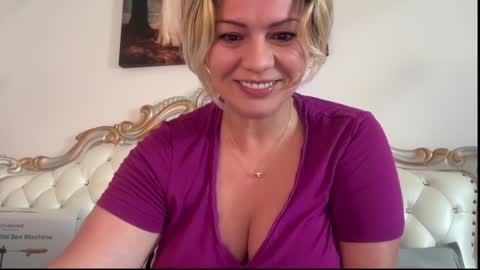 KiraDivine online show from 10/21/25, 01:23