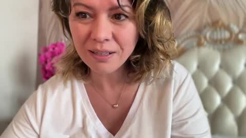 KiraDivine online show from 03/25/26, 12:11