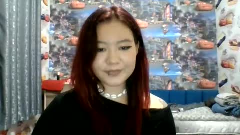 Kira online show from 09/29/25, 06:13
