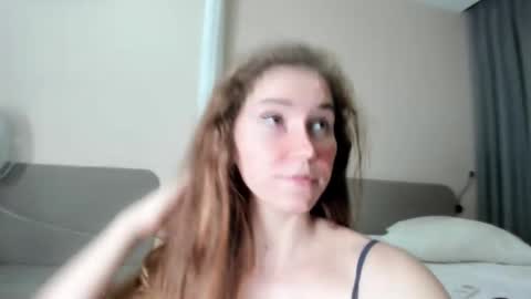 Snapshot of kiraempire chatting on 11/04/25, 03:33 love you online show from 11/04/25, 03:33