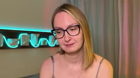 Snapshot of kirafatex chatting on 09/13/25, 05:02 KiraFatex online show from 09/13/25, 05:02