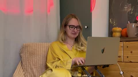 Snapshot of kirafatex chatting on 11/13/25, 08:08 KiraFatex online show from 11/13/25, 08:08