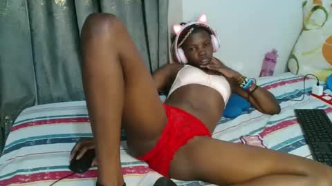 Snapshot of kirah_hot chatting on 10/24/25, 04:31 kirah_hot online show from 10/24/25, 04:31