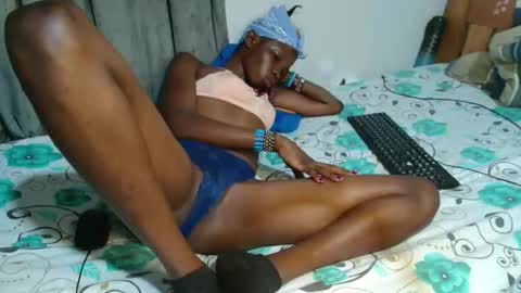 Snapshot of kirah_hot chatting on 11/26/25, 02:12 kirah_hot online show from 11/26/25, 02:12