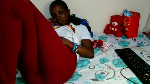 Snapshot of kirah_hot chatting on 03/18/26, 06:44 kirah_hot online show from 03/18/26, 06:44