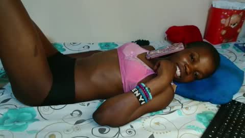 Snapshot of kirah_hot chatting on 03/20/26, 07:30 kirah_hot online show from 03/20/26, 07:30