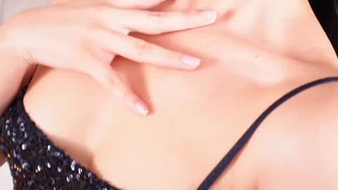 kira online show from 12/10/24, 01:32