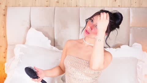 kira online show from 12/15/24, 01:57