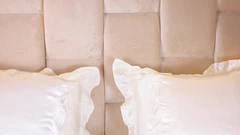 kira online show from 11/02/25, 03:31