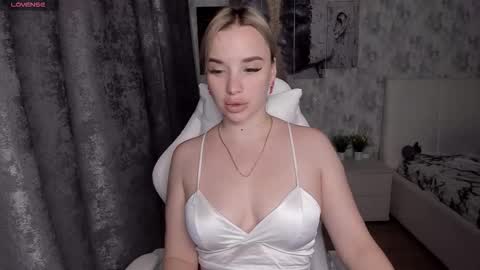 kirakrox online show from 10/12/25, 06:40