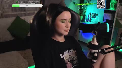 Kira    online show from 10/16/25, 10:11