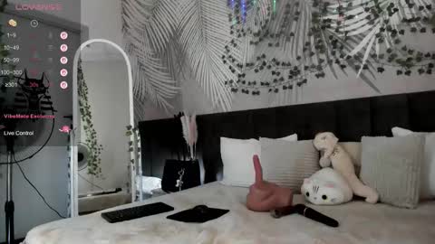 Kira online show from 01/16/26, 01:53