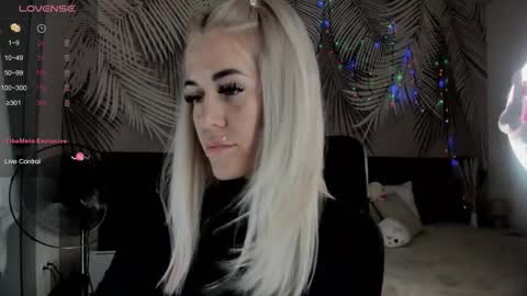 Kira online show from 03/11/26, 08:53