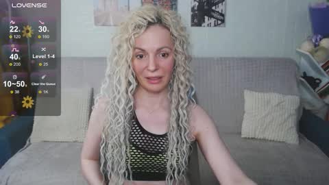 Snapshot of kiramartins_cat chatting on 11/30/25, 06:56 kiramartins cat online show from 11/30/25, 06:56