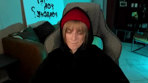 Kira online show from 11/01/25, 02:41