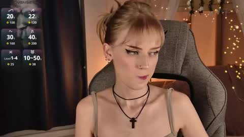 Kira online show from 04/21/26, 01:42