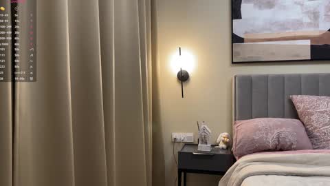 Snapshot of kiramystery chatting on 02/06/25, 10:48 Kira online show from 02/06/25, 10:48