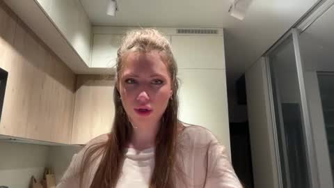 Kira online show from 05/26/26, 03:19