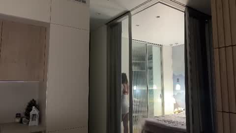 Kira online show from 06/18/26, 01:26