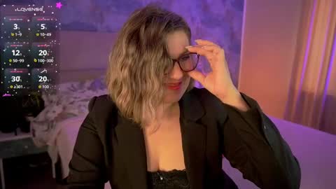 Kira online show from 04/08/26, 09:20